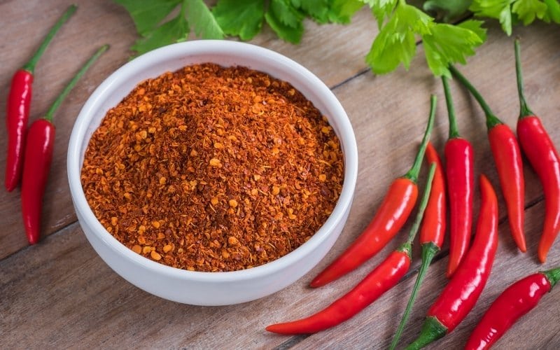 11 Ways to Use Cayenne Peppers (& How to Dry Them Properly)